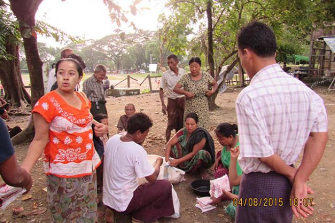 အကူအညီများ လိုအပ်နေဆဲဖြစ်သော မြောက်ဦးမြို့နယ်က ဒေသခံများ။ (ဓာတ်ပုံ-DNJ)