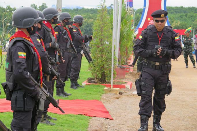 ဓာတ်ပုံစာ- ကရင်နယ်ခြားစောင့်တပ် BGF တပ်ဖွဲ့ဝင်များကို ၎င်းတို့၏ ဌာနချုပ် ဆုံဆည်းမြိုင်တွင် တွေ့ရစဉ်(မဇ္ဈိမ)