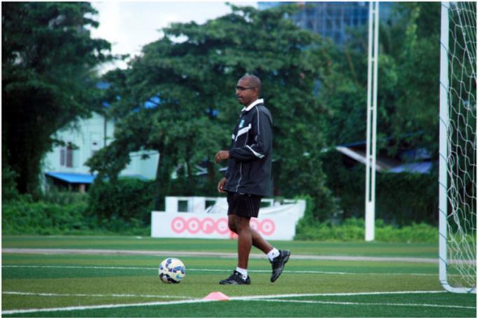 ၂၀၁၅ ဘောလုံးရာသီက ရတနာပုံအသင်းလေ့ကျင့်ရေး၌ ဂျိုးဇက်ကိုတွေ့ရစဉ်။ (ဓာတ်ပုံ-ရွှေဘုတ်)