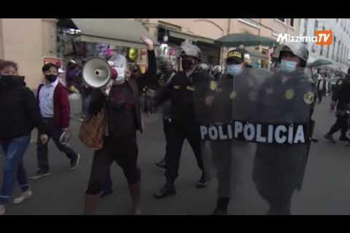 Embedded thumbnail for ပီရူးသမ္မတအား ရာထူးကနုတ်ထွက်ရေးမဲပေးဖို့ ကွန်ဂရက်ပြင်ပမှာ ဆန္ဒပြ