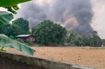 ဓာတ်ပုံ- မတ်လ ၁၃ ရက်နေ့က မြွေရွှေခဲကျေးရွာရှိ နေအိမ်မီးလောင်နေသည့်မြင်ကွင်း (Madaya Gen Z)