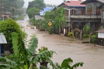 ပုံအညွှန်း - ပြီးခဲ့သည့် ဇူလိုင်လက မွန်ပြည်နယ်အတွင်း မိုးရွာသွန်းမှုကြောင့် ရေကြီးရေလျှံမှု ဖြစ်ပွားနေသည့် မြင်ကွင်း။  (ပုံ - လူမှုကွန်ရက်)