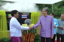 ဒုတိယသမ္မတ ဦးဉာဏ်ထွန်းနှင့် ထိုင်း ဒုဝန်ကြီးချုပ် ဆွမ်ကစ်ဂျာတူစရီပီတက်။ Post Today photo