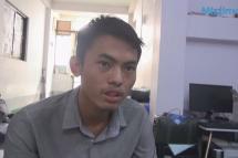 စစ်ကိုင်းပညာရေးကောလိပ်တွင် ဖိနှိပ်အုပ်ချုပ်မှုနှင့် ပတ်သက်၍ ဆန္ဒပြခဲ့သည့် ကျောင်းသား နှစ်ဦးနှင့် ဝန်းရံသူကျောင်းသား နှစ်ဦးကို ၂၀၁၇ ခုနှစ် မေလ ၉ ရက် နံနက်ပိုင်းက မန္တလေးမြို့ ချမ်းအေးသာစံတရားရုံးတွင် ရုံးထုတ်လာစဉ်။ ဓာတ်ပုံ-ဘိုဘို