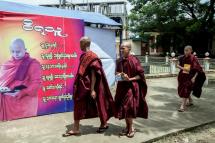 မျိုးစောင့်ဥပဒေ အောင်မြင်မှုအား ကြိုဆိုပွဲအခန်းအနားအဖြစ် စက်တင်ဘာလ ၁၄ ရက်က ရန်ကုန်မြို့ ရွှေတိဂုံ စေတီတော်တွင် ပြုလုပ်ရာ တက်ရောက်လာသည့် သံဃာများကို တွေ့ရစဉ်။ (ဓာတ်ပုံ - ဟောင်ဆာ)