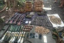 ဓါတ်ပုံ- KA (B2) ဩဂုတ် ၁၃ ရက်နေ့ ထိုင်း-ကရင်နီနယ်စပ်တွင် စစ်ကောင်စီတပ်ထံမှ သိမ်းဆည်းရမိသည့် လက်နက်များ။ 43m