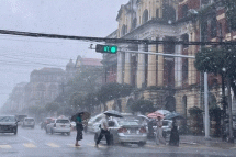 ပုံအညွှန်း - ယခုနှစ် စက်တင်ဘာလအတွင်း ရန်ကုန်မြို့တွင် မိုးသည်းထန်စွာ ရွာသွန်းနေစဉ်။ (ပုံ - မဇ္စျိမ)