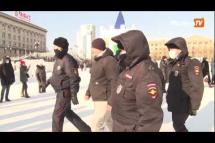 Embedded thumbnail for ရုရှားမှာ နာဗယ်ညီကို ထောက်ခံဆန္ဒပြသူတွေနဲ့ ရဲတွေ ထိပ်တိုက်တွေ့ပြီး ဆန္ဒပြသူထောင်ချီ အဖမ်းခံရ